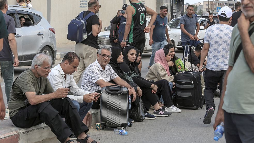 Als Reaktion auf den Hamas-Terror bombardiert Israel den Norden des Gazastreifens - und hat die Menschen dort aufgefordert, in den Süden zu flüchten. Foto: dpa/Abed Rahim Khatib