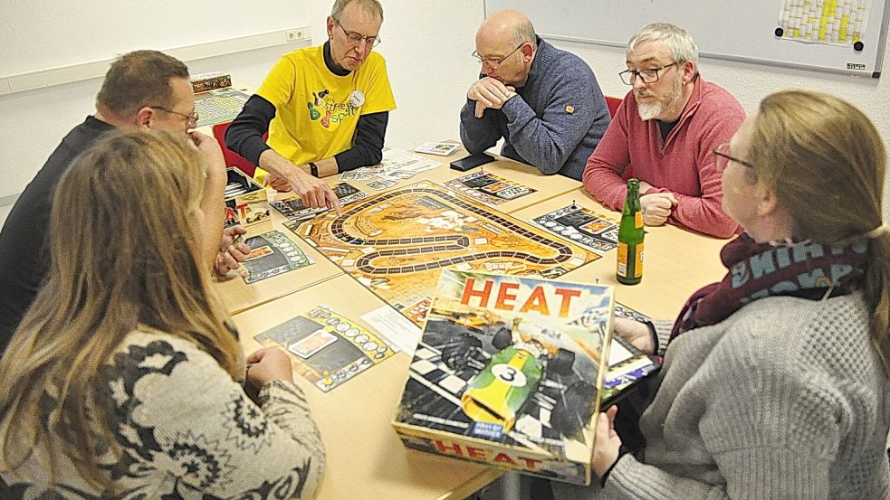 Bei Spielefans derzeit ganz hoch im Kurs: Heat, in dem die Spieler ins Cockpit eines Rennwagens der 1960er-Jahre wechseln. Foto: Wolters