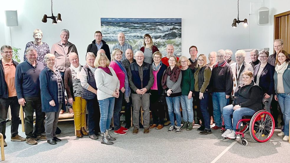 Rund 30 ehrenamtliche Kirchenräte sowie vier Pastorinnen und Pastoren trafen sich in Greetsiel. Foto: Lübben/privat