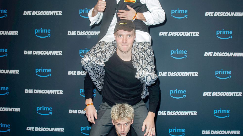 Oscar Belton, Bruno Alexander und Emil Belton (von oben) bei der Premiere der dritten Staffel von „Die Discounter“ in Berlin. Foto: imago images/Eventpress