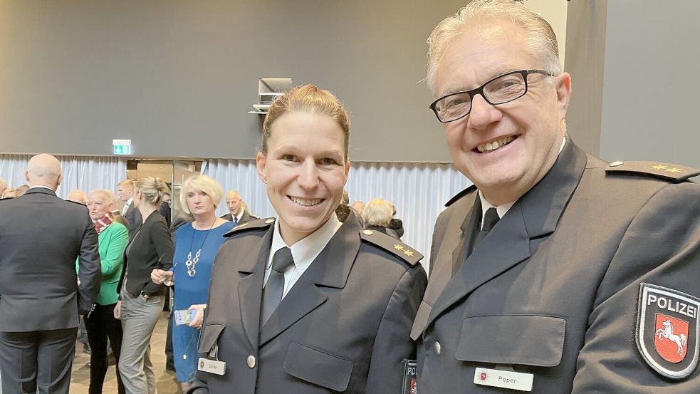 Sie kommt, er geht: Die neue Polizeichefin Frida Sander und der alte Polizeichef Arno Peper. Foto: Schuurman