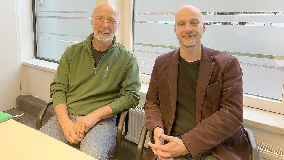 Wollen Armut in Ostfriesland sichtbar machen: Florian Müller-Goldenstedt und Frank Wessels. Foto: Schuurman