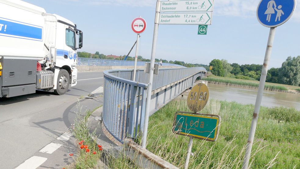 Die marode Ledabrücke bei Leer wird ersetzt. Foto: Wieking/Archiv