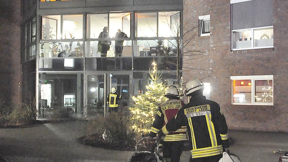 Die Feuerwehr war in einer Seniorenwohnanlage am Eidtmannsweg in Leer im Einsatz. Foto: Wolters