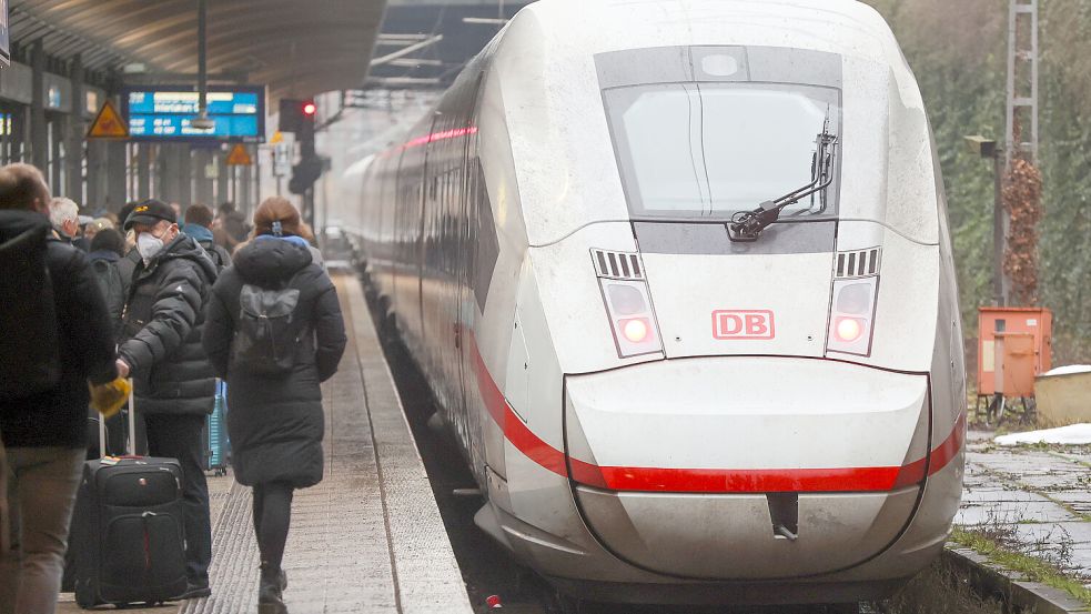 Auf Bahnreisende zwischen Hamburg und Berlin kommen schwere Zeiten zu. Aber auch auf der Strecke Hamburg-Lübeck drohen Probleme. Foto: Bodo Marks