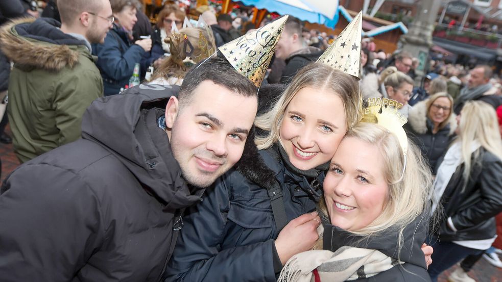 Ein Partyhütchen darf nicht fehlen.