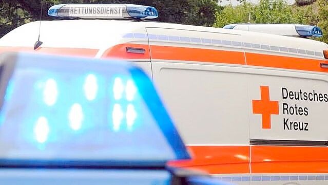 In Altenoythe wurde am Neujahrstag ein 58-jähriger Mann Opfer eines Verkehrsunfalls. Er wurde von mehreren Autos überrollt, als er die Straße überqueren wollte. Der Mann starb. Symbolfoto: Bänsch