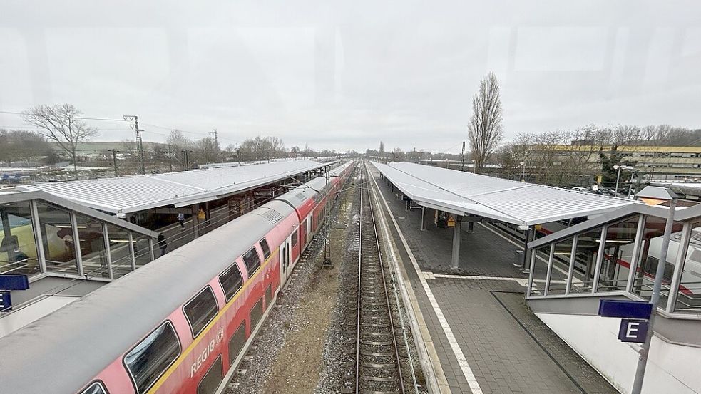 Entspannte Lage am Emder Bahnhof: Wegen des Streiks blieben die meisten Fahrgäste zuhause. Foto: Weiden