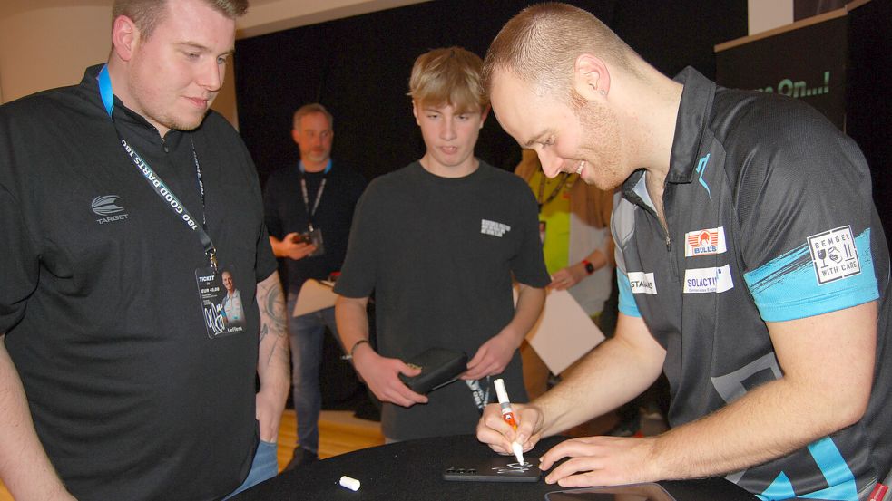 Die Autogramme von Max Hopp waren am Samstag heiß begehrt.