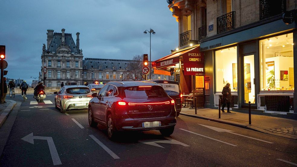 Paris will Parkgebühren für SUV massiv erhöhen. Foto: DIMITAR DILKOFF/AFP