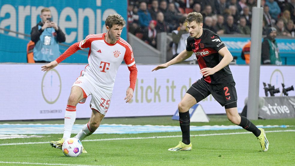 Thomas Müller (l.) hofft in Rom auf Wiedergutmachung nach der Pleite in Leverkusen. Foto: IMAGO/Team 2