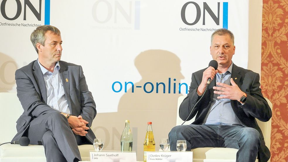 Johann Saathoff (links) und Detlev Krüger bei einer Podiumsdiskussion der ON zur Bundestagswahl 2021.Foto: Stephan Friedrichs