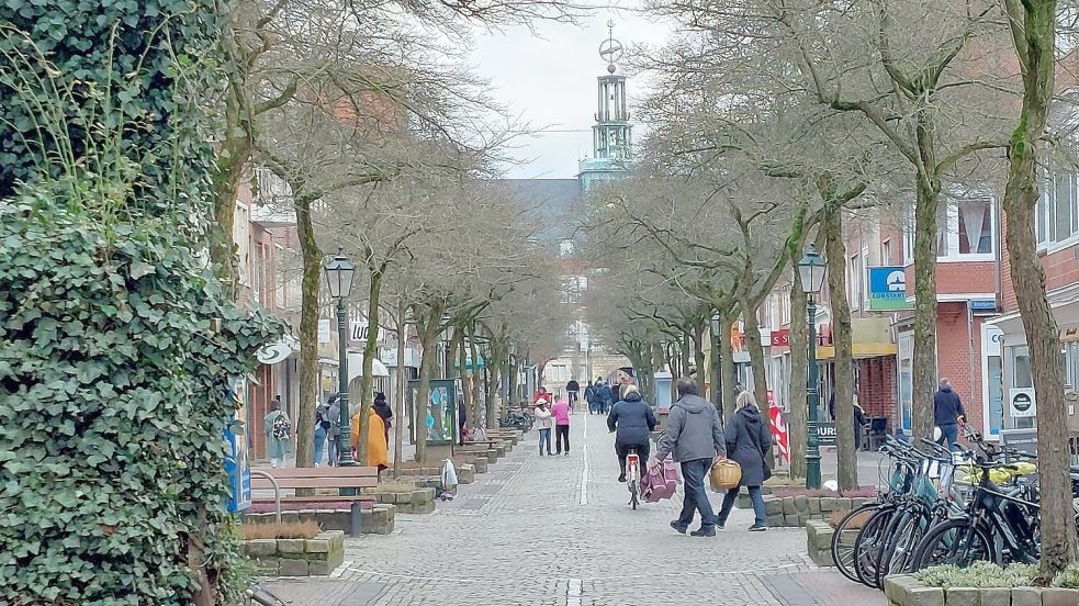 Die Große Straße hat eine Fußgängerzone mit zahlreichen Geschäften. Foto: Hanssen