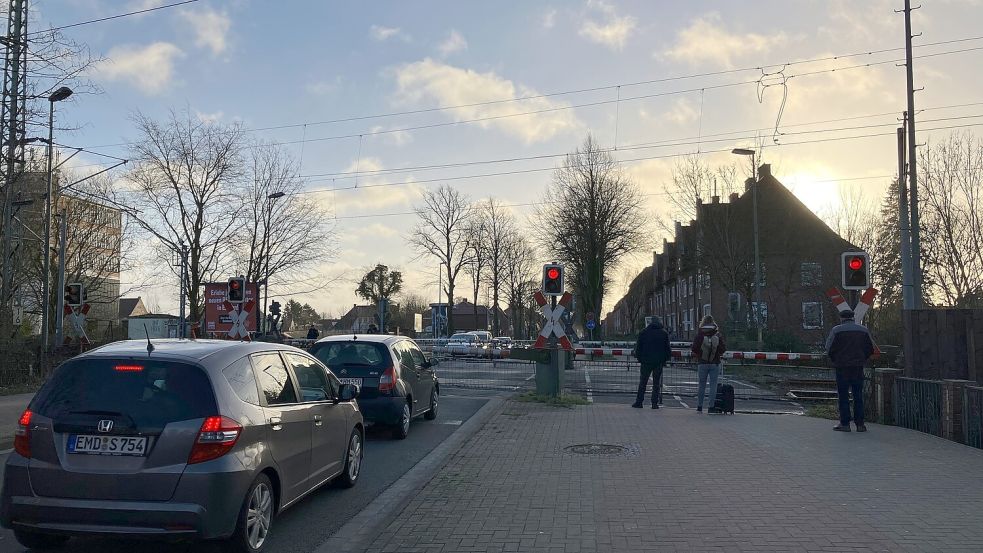 Bleibt ab Montag dauerhaft dicht: der Bahnübergang an der Cirksenastraße. Foto: Schuurman