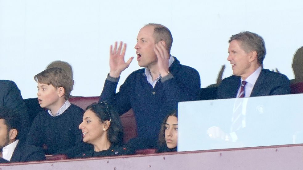 Schon im vergangenen April war Prinz William zusammen mit Sohn George bei einem Spiel von Aston Villa zu Gast. Foto: dpa/PA Wire