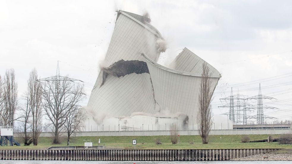 Der Rückbau der letzten deutschen Atomkraftwerke ist in vollem Gange. Die FDP hat Forderungen nach einem Atomkraft-Comeback auf ihrem Parteitag in Berlin eine klare Absage erteilt. Dafür war es höchste Zeit. Foto: IMAGO / Gutschalk