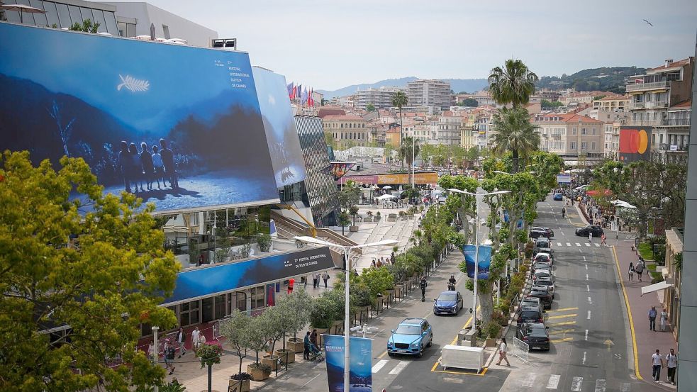 Das Zentrum der Filmfestspiele in Cannes: der Palais des Festivals an der Croisette. Foto: Daniel Cole/AP/dpa