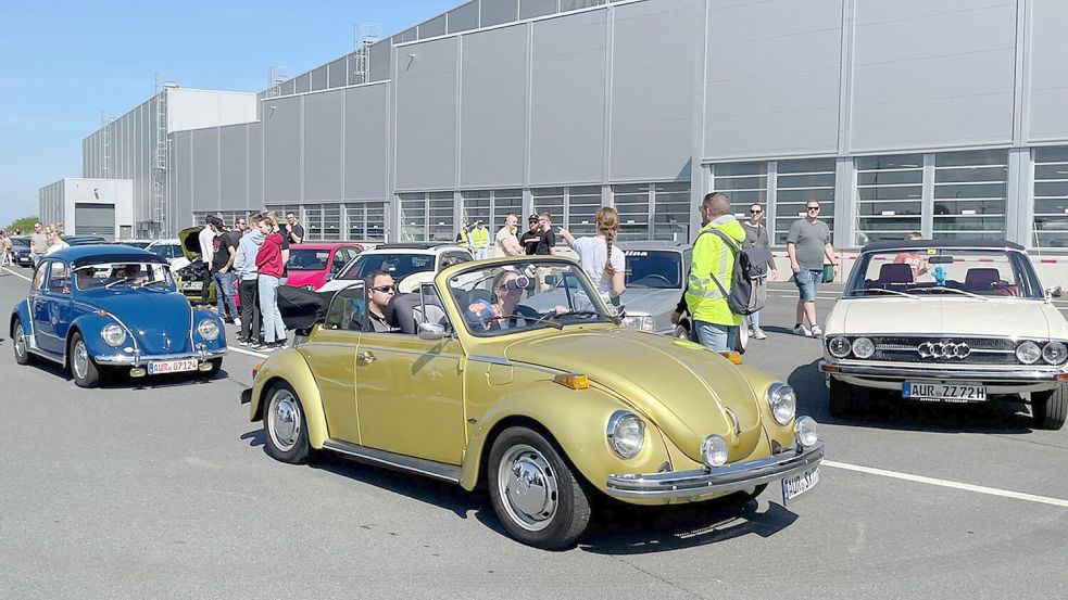 Rund 500 Besucher kamen zum VW-Werk in Emden, um alte und neue Schätzchen zu präsentieren und zu bestaunen. Foto: privat