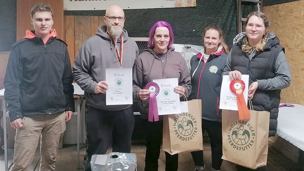 Das Foto zeigt (von links):: Johannes Hippen, Dirk Fussel, Christa Fussel, Ramona Refle und Jana Wijnands. Foto: privat