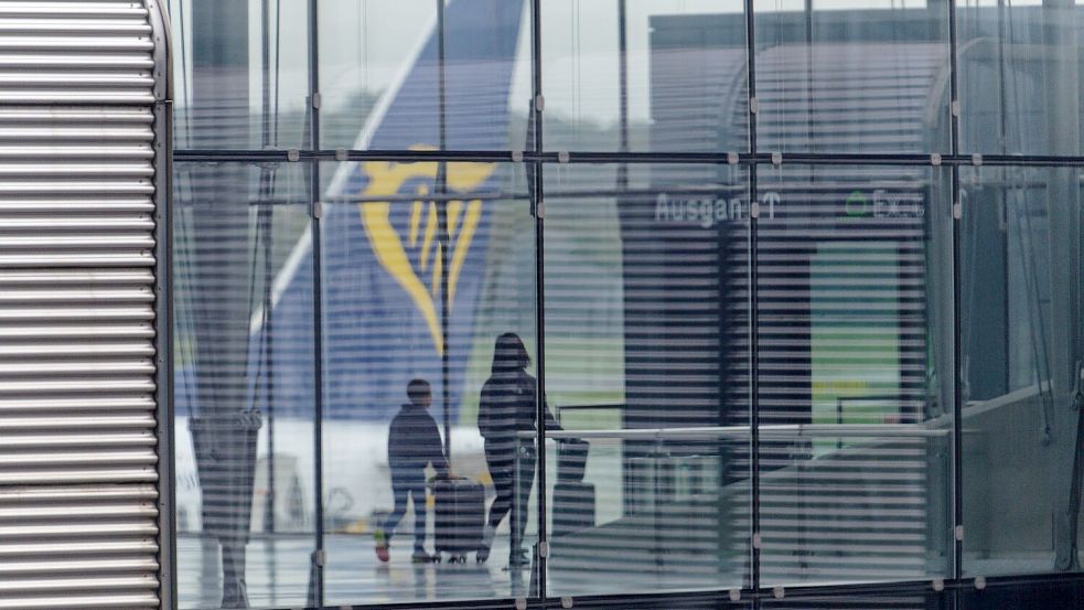 In den vergangenen Monaten musste Ryanair Flüge streichen und seine Passagierprognose kürzen. Foto: Henning Kaiser/dpa