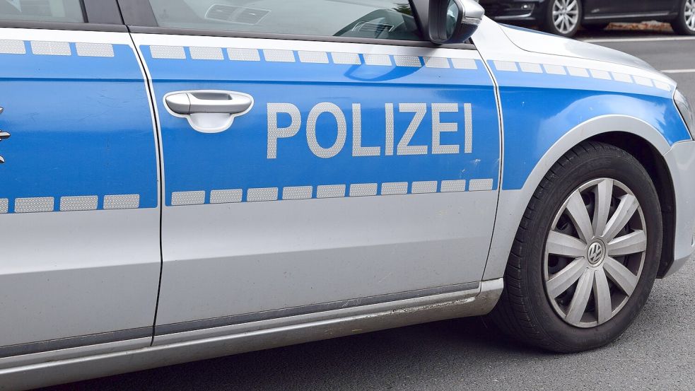 Die Polizei rückte zu einem Unfall in Stadland aus. Symbolfoto: Pixabay