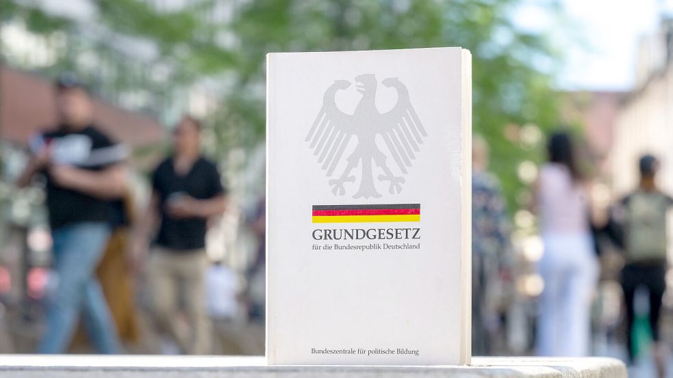 Das Grundgesetz der Bundesrepublik feiert in diesem Jahr seinen 75. Geburtstag. Es wurde am 23. Mai 1949 erlassen. Foto: Hendrik Schmidt/dpa