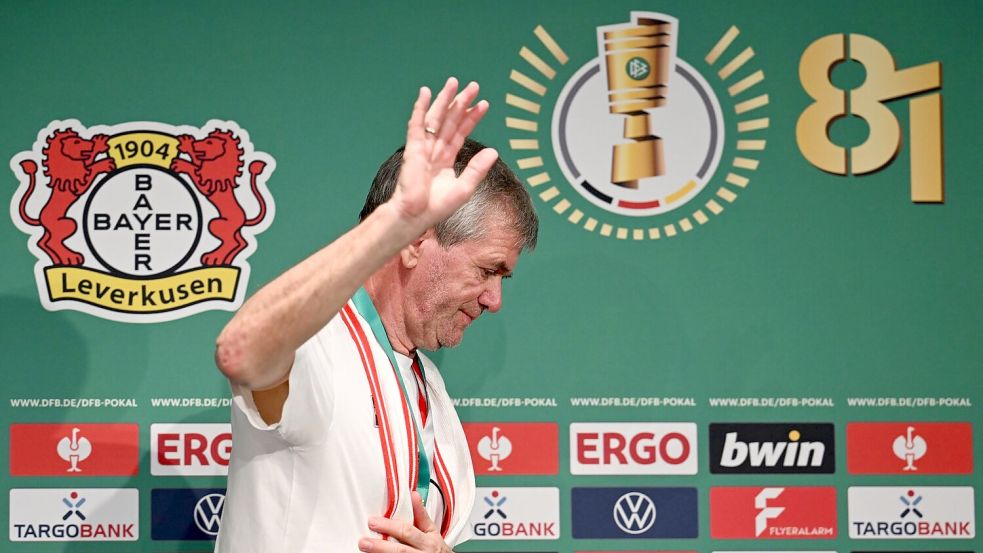 Coach Friedhelm Funkel hört beim 1. FC Kaiserslautern auf. Seine Trainerkarriere hat der 70-Jährige aber noch nicht offiziell beendet. Foto: Soeren Stache/dpa