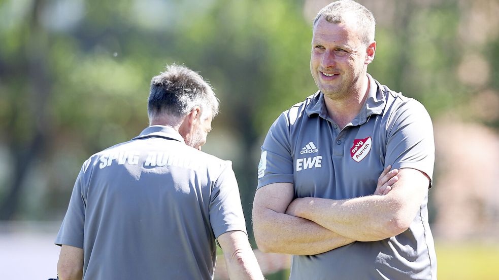 Stefan Wilts trainiert künftig zwei Mannschaften, hat aber jeweils ein großes Trainerteam Foto: Doden/Emden