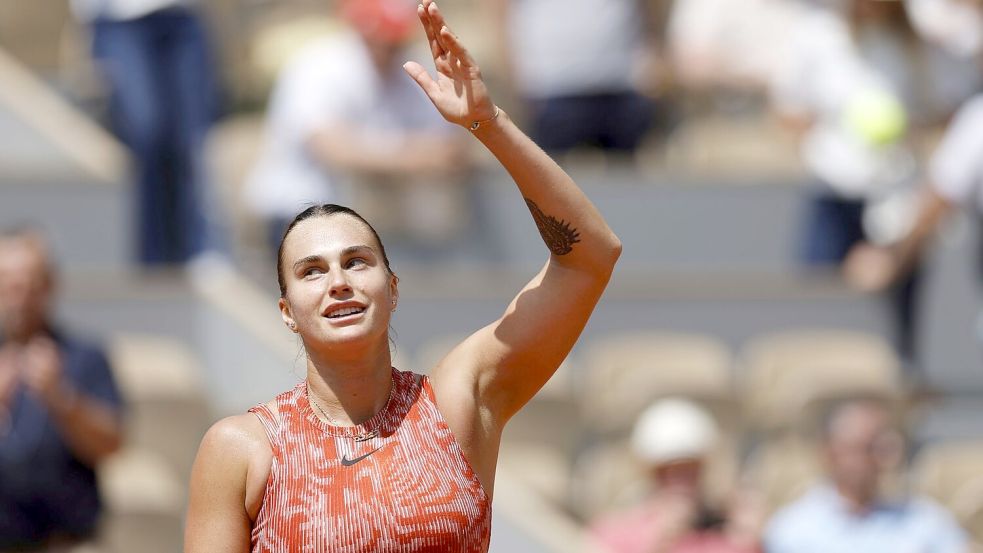 Aryna Sabalenka steht bei den French Open im Viertelfinale. Foto: Jean-Francois Badias/AP/dpa