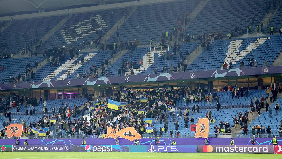 Der Klub Schachtar Donezk aus der Ukraine richtete in der vergangenen Saison seine Champions-League-Spieler im Hamburger Volksparkstadion aus. Foto: dpa/Christian Charisius