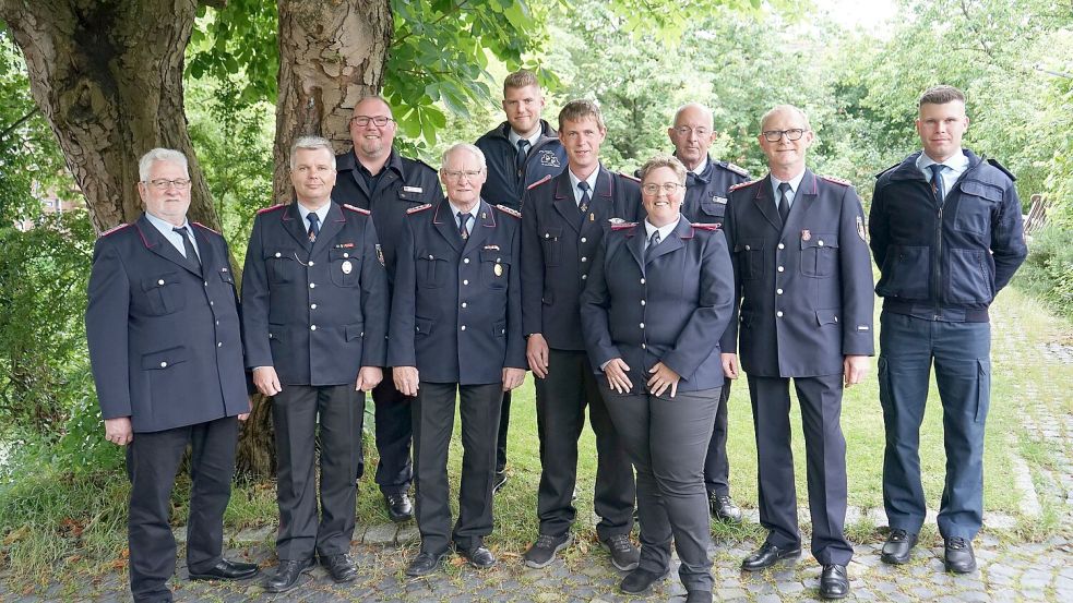 Die Delegierten auf der Tagung in Loquard (von links:) Hinrikus Jürrens, Rudolf Peters, Jan Jürgen Lüpkes, Frerich de Vries, Markus Hillers, Christian Iwwerks, Gunda Groenewold, Gerold Willems, Hendrik Akkermann und Marcel Westermann. Foto: privat