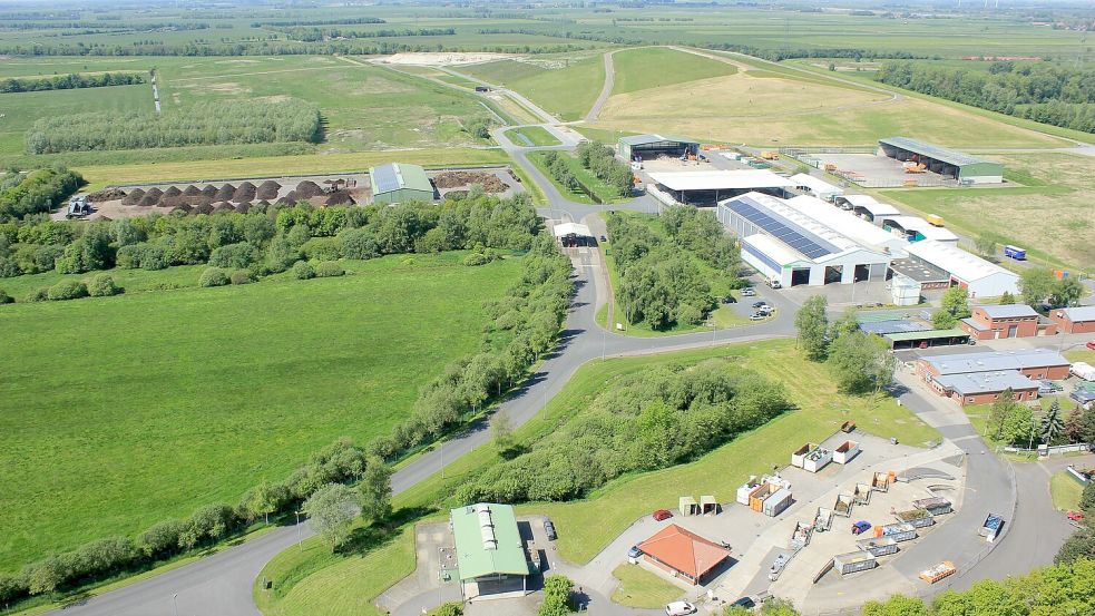 Gäste können den Deponieberg in Breinermoor besteigen. Foto: Landkreis Leer