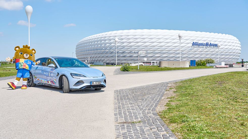 Da werden sich einige Fans verwundert die Augen reiben: Chinesische E-Autos werden bei der Fußball-EM im eigenen Land omnipräsent sein. Foto: Imago/Bihlmayerfotografie