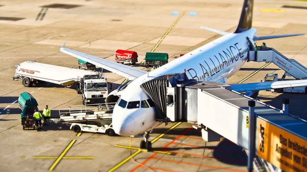 Flugzeuge können die Sehnsucht nach der Ferne wecken. Nach einem Erlebnis wie dem Flugdrama in Antalya geht es den Fluggästen wohl anders. Foto: Pixabay