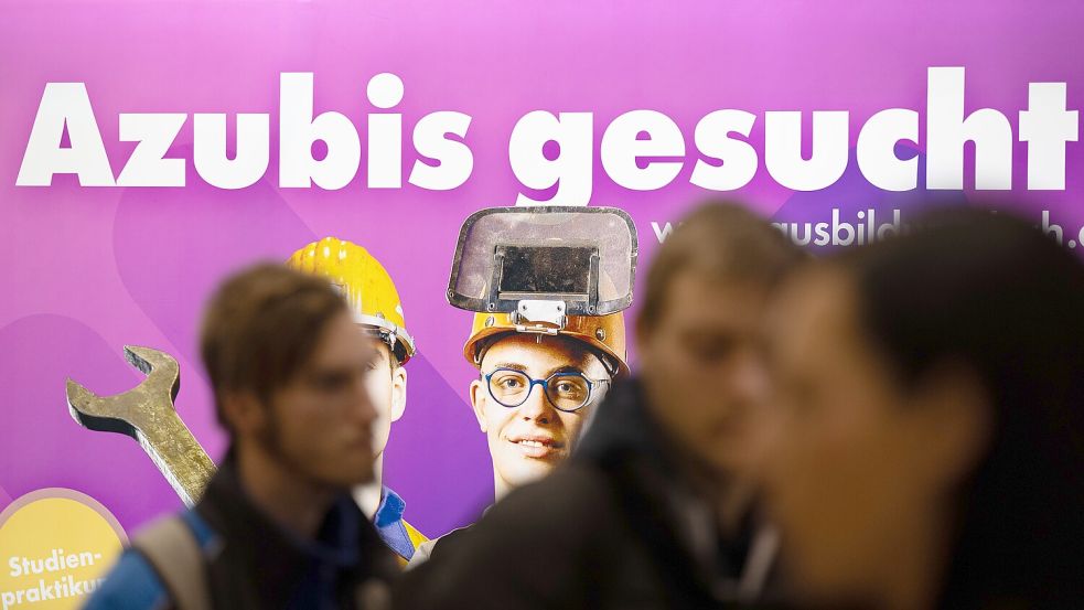 Azubis gesucht: In Leer findet im nächsten Jahr eine Jobmesse statt. Symbolfoto: Sebastian Kahnert/dpa