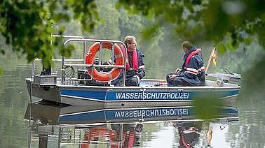 Die Wasserschutzpolizei hat ein Sonarboot, das an diesem Montag in Emden im Einsatz war, um einen 81-jährigen Vermissten zu suchen. Das Foto ist nicht in Emden entstanden. Es ist ein Symbolfoto. Symbolfoto: Wasserschutzpolizei