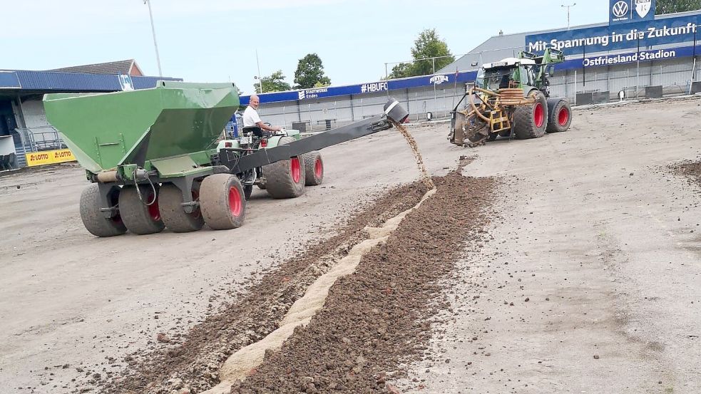 Die Arbeiten im Ostfriesland-Stadion konnten wieder aufgenommen werden. Foto: Bruns