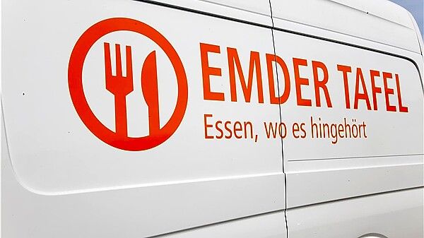 Die Emder Tafel gibt es seit 2007. Zehn Jahre nach ihrer Gründung ist sie von der Beuljenstraße in der Innenstadt an die Fritz-Liebsch-Straße in Hafennähe umgezogen. Foto: Tafel Emden