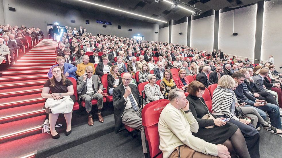 Die gesamte Stufenanlage des Saales wurde erneuert und es wurden, gemäß den gesetzlichen Vorschriften, neue Bestuhlungspläne umgesetzt. Foto: Ortgies