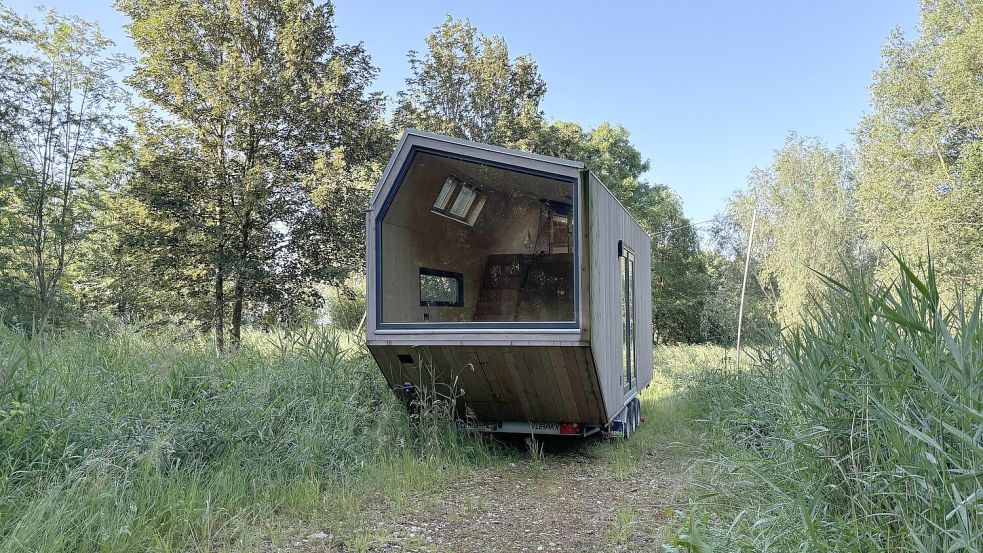 Wie bestellt und nicht abgeholt: ein einsames Tiny-House auf dem Campinggelände am Kleinen Meer. Foto: Schuurman