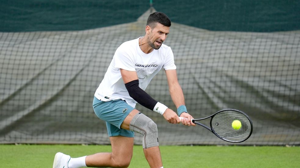 Novak Djokovic während einer Trainingseinheit in London. Foto: John Walton/PA Wire/dpa