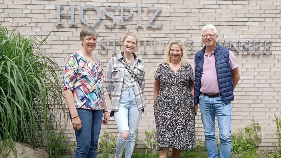 Einstein-Mitarbeiterin Christin Baar (2. von links) traf sich mit den Hospiz-Vorständen Uta Remmers (von links), Andrea Risius und Jörg Rückels. Foto: privat