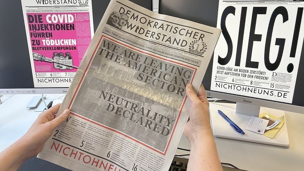 Die Zeitung „Demokratischer Widerstand“ wurde in der Krummhörn verteilt. Foto: Hanssen