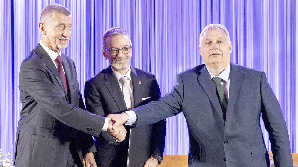 Andrej Babis, Herbert Kickl und Viktor Orban wollen die „größte Fraktion der rechtsgerichteten Kräfte Europas“ schmieden. Foto: Tobias Steinmaurer/APA/dpa