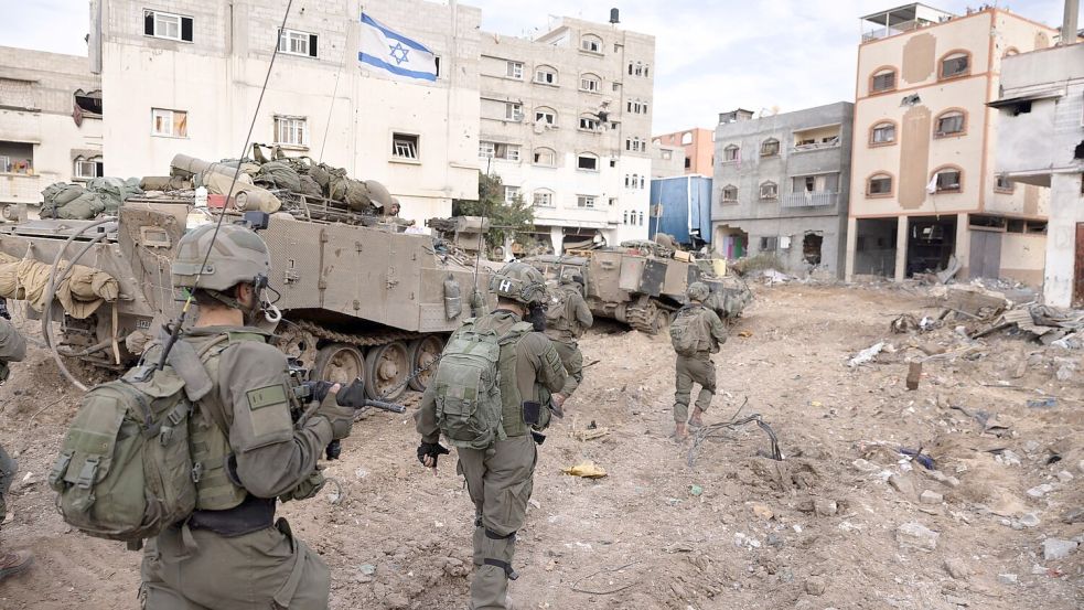 Bei Kämpfen im Stadtteil Schedschaija in Gaza-Stadt hat die israelische Armee nach eigenen Angaben eine größere Zahl an Gegnern getötet. Foto: Moti Milrod/HAARETZ/AP/dpa