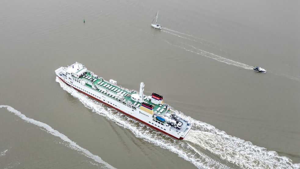 Das Fährschiff „Ostfriesland“ der Reederei AG Ems ist auf dem Weg nach Borkum. Foto: Penning/DPA/Archiv