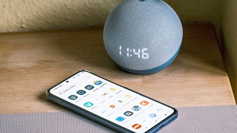 Anstelle von großen Sound-Anlagen sind Lautsprecher-Apps immer gefragter. Foto: IMAGO/Michael Gstettenbauer