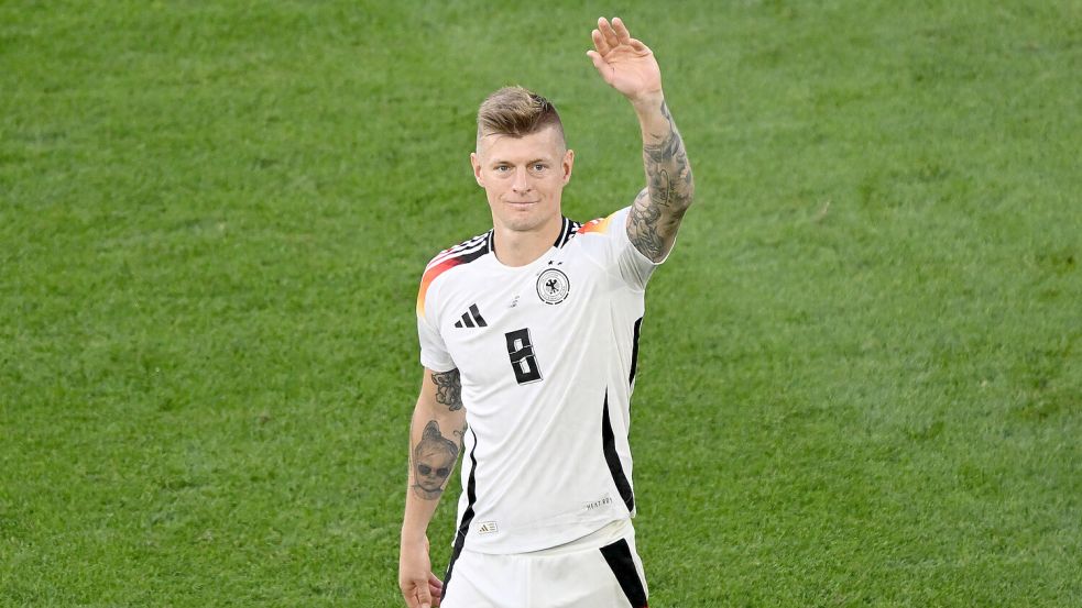 Toni Kroos verabschiedet sich nach dem deutschen EM-Aus von der Fußballbühne. Foto: dpa/Bernd Weißbrod