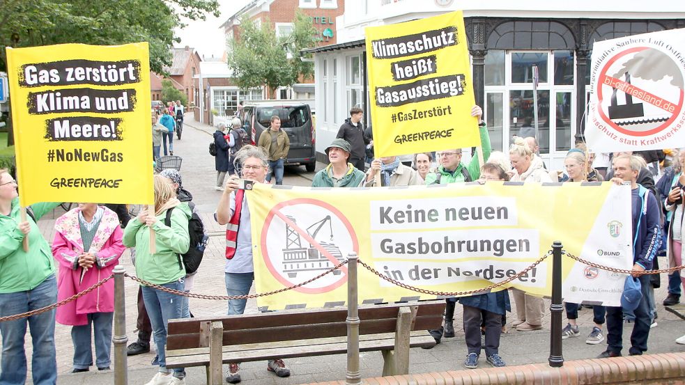 Am Rande der Veranstaltung wurde protestiert. Foto: Ferber