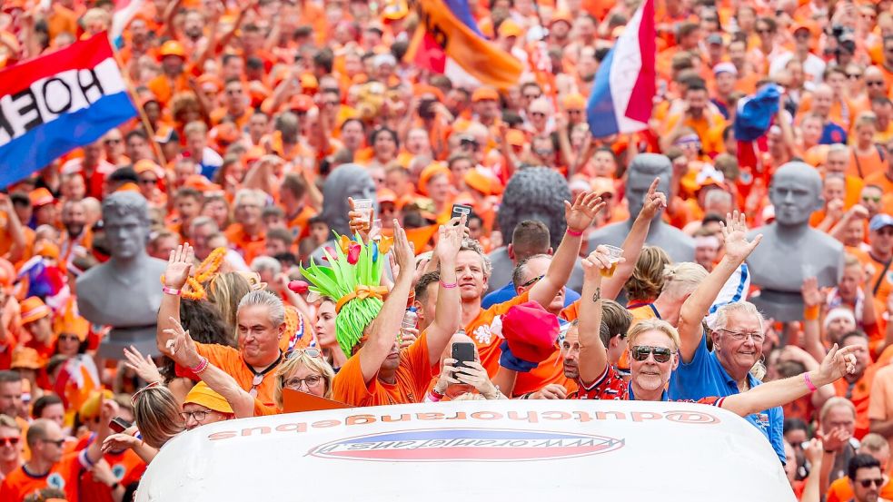Die niederländischen Fans wurden mit ihren EM-Partys legendär Foto: Christoph Reichwein/dpa